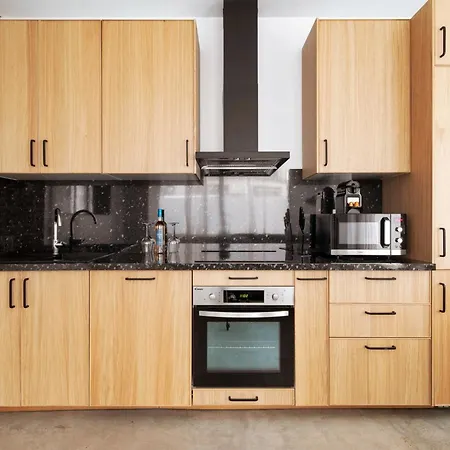 Large Flat Very Close To Montmartre *