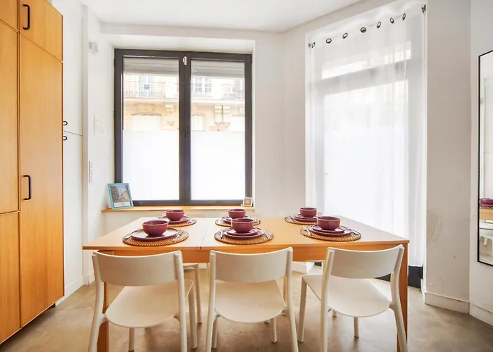 Large Flat Very Close To Montmartre * Paris