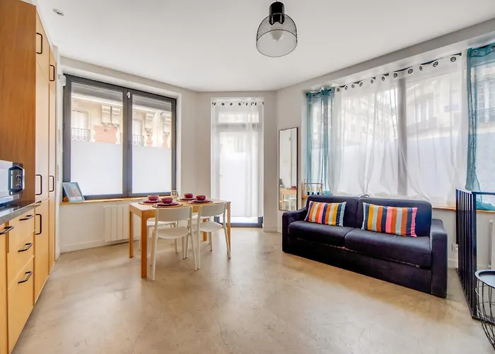 Large Flat Very Close To Montmartre Daire Paris